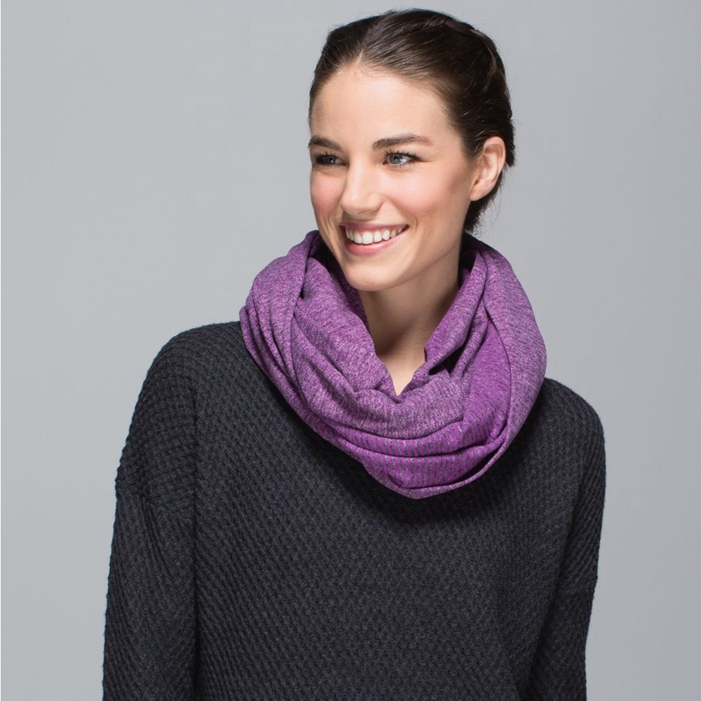 Lululemon Customizable Snap Multi-wear Versatile All-Seasons Scarf Ultra Violet‎ - Picture 2 of 8